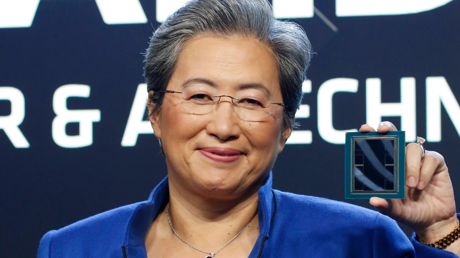 AMD 报告利润超出预期，但数据中心收入未达预期